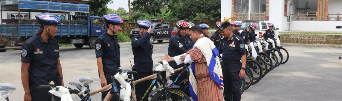 Handing Taking of Mountain Bikes (cycle)