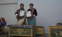 APA signing between Executive Secretary and Thromde Education Officer